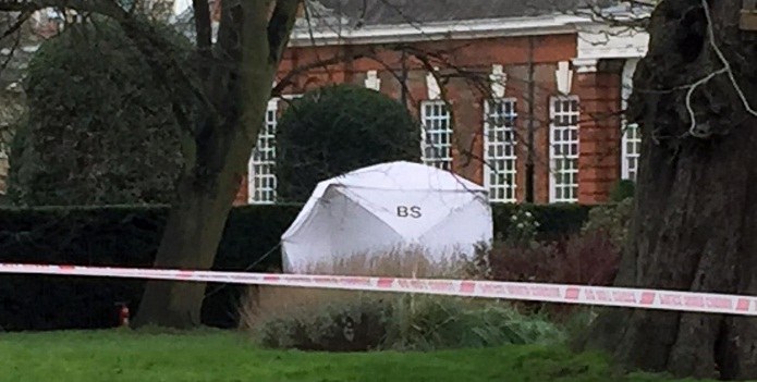 Man dies after setting himself on fire outside Kensington Palace